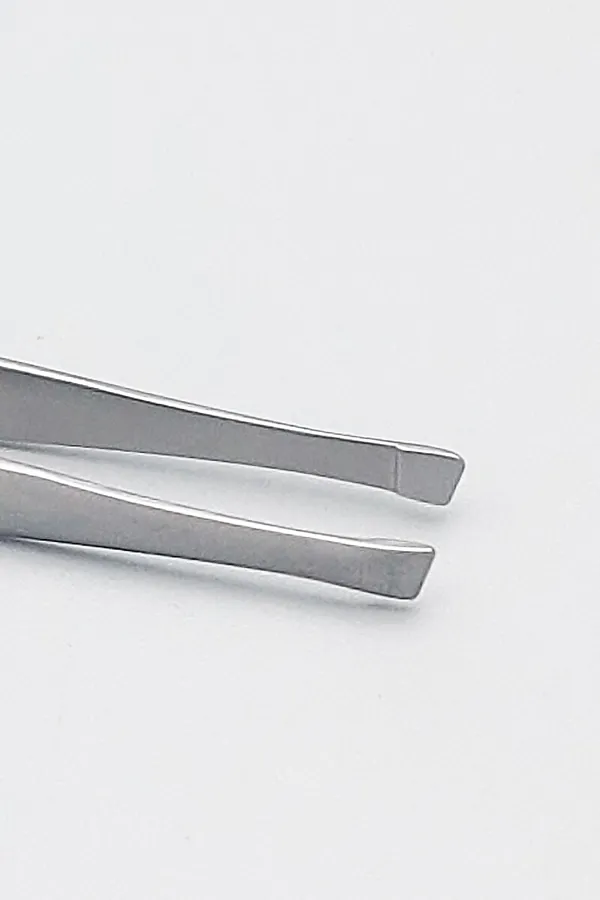 Zinger Пинцет для бровей скошенный маленький / Classic B 162 FD, 76-78 мм, серебристый матовый KRISTALLER, серебристый - фото 2