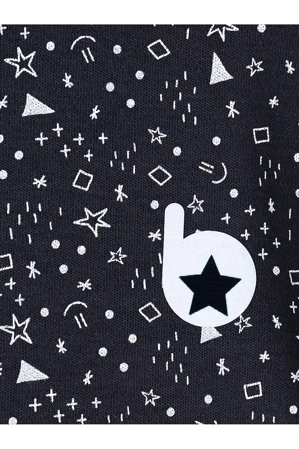 Футболка BABY BOOM, значки серые на графите - фото 2