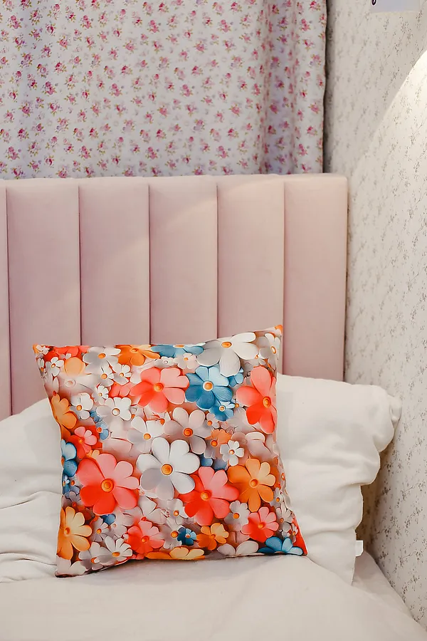 Наволочка декоративная декоративная 1 шт 3D эффект НАТАЛИ, цветные цветы - фото 2