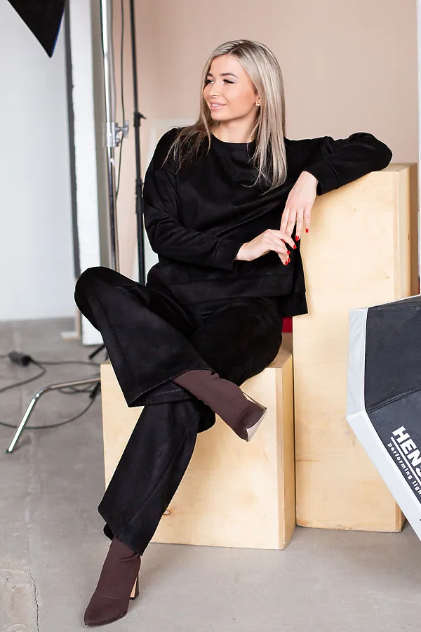 Костюм с брюками замшевый брючный 43043 НАТАЛИ, черный - фото 2