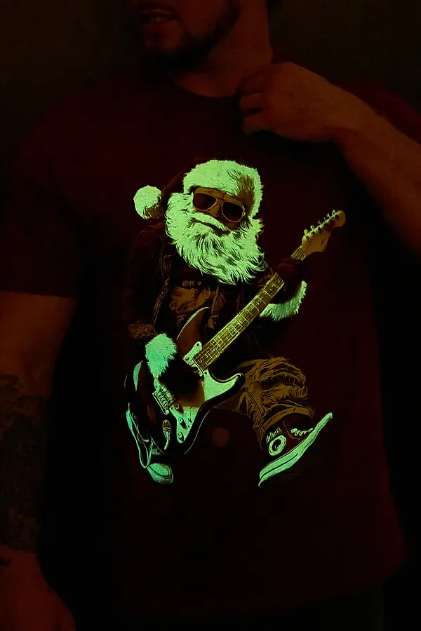 8581 футболка унисекс НАТАЛИ, бордо+д мороз с гитарой - фото 2