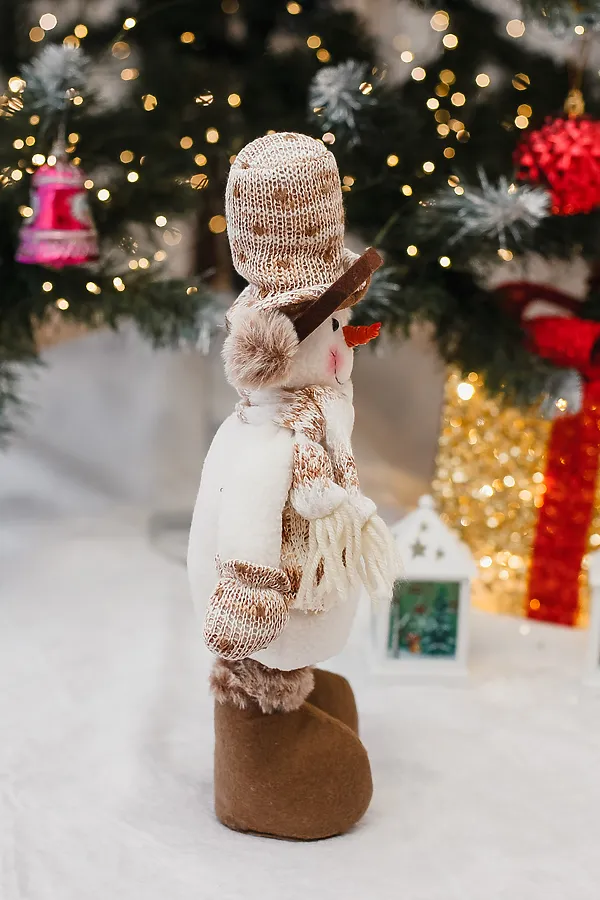 Игрушка новогодняя с выдвижными ногами Снеговик в наушниках в шляпе НАТАЛИ, бежевый - фото 2