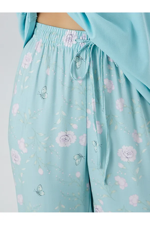 Комплект женский (футболка, бриджи) MARK FORMELLE, мятный +цветы на мятном - фото 2