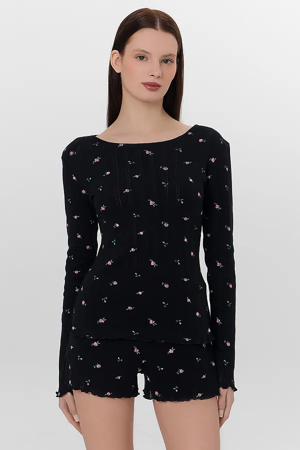 Комплект женский (джемпер, шорты) MARK FORMELLE, розочки на черном - фото 2