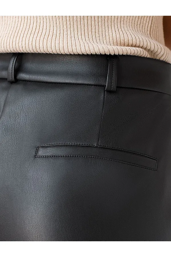 Прямые брюки из искусственной кожи VILATTE, черный - фото 2