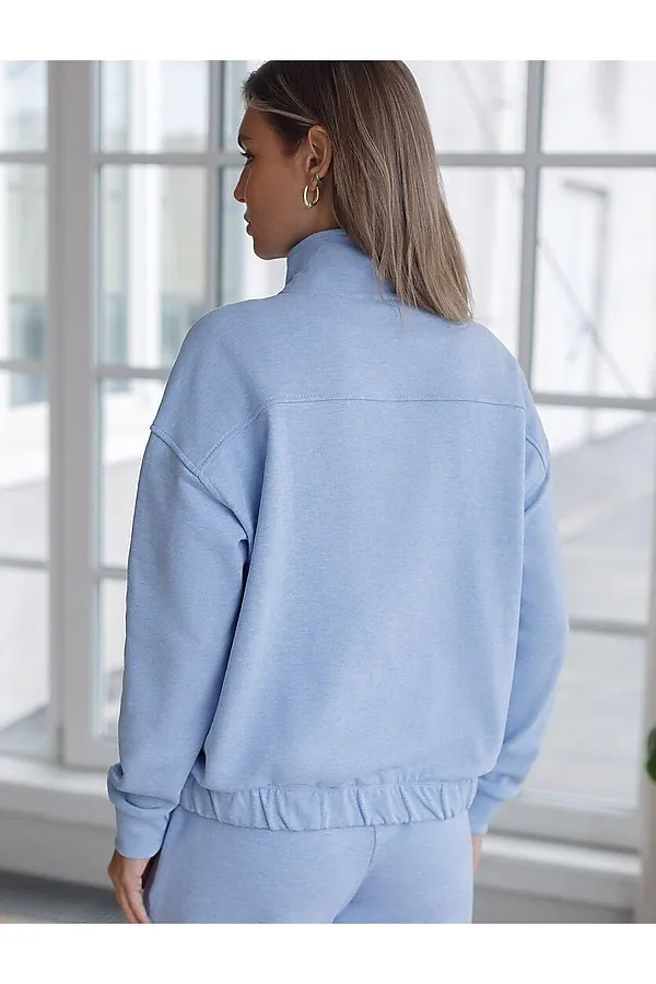 Бомбер среднего объема на молнии из петельчатого футера двухнитки с эластаном VILATTE, голубой меланж - фото 2