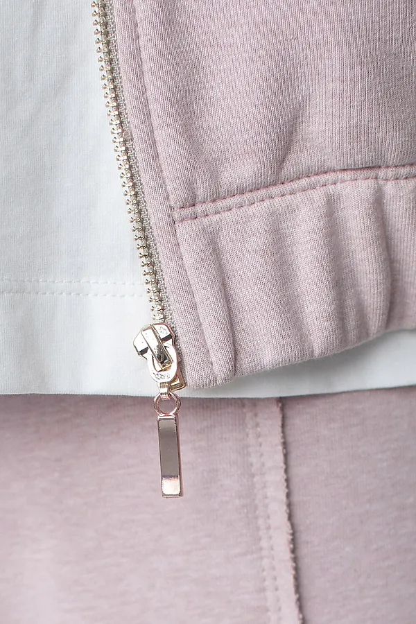 Бомбер среднего объема на молнии из петельчатого футера двухнитки с эластаном VILATTE, макиато меланж - фото 2