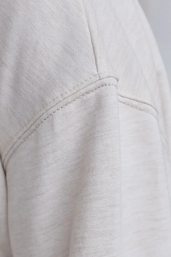 Свободный свитшот с принтом и разрезами из эластичного футера двухнитки без начеса VILATTE, овсяный меланж_cotton club - фото 2