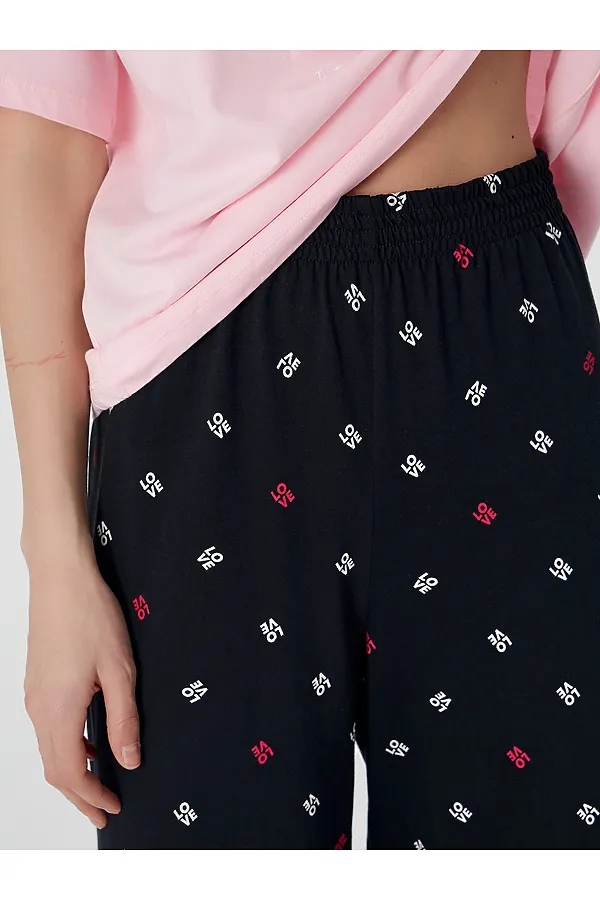 Комплект женский (джемпер, бриджи) MARK FORMELLE, розовая сказка +текст на черном - фото 2