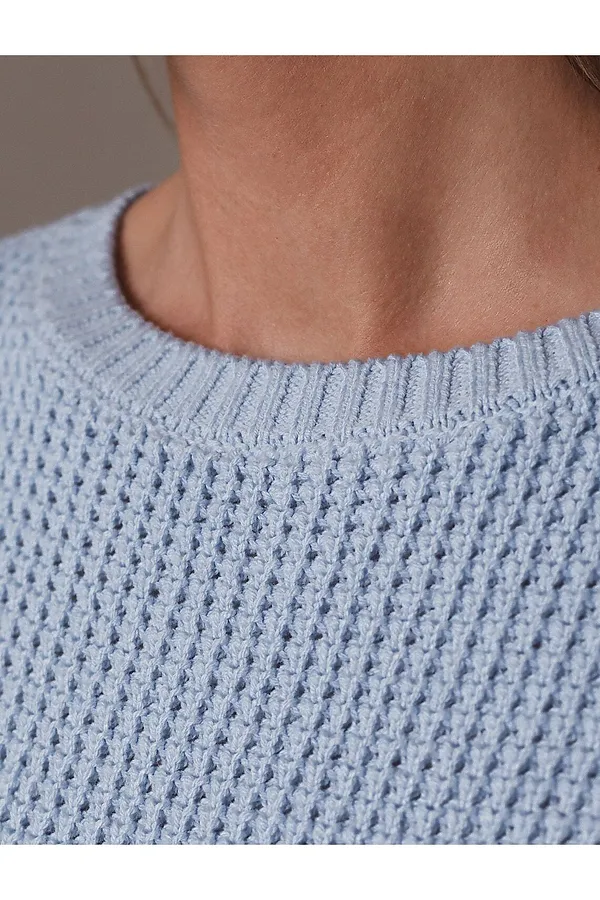 Укороченный джемпер с широкими рукавами рельефной вязки из хлопка с акрилом VILATTE, светло-голубой - фото 2
