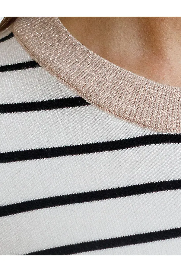 Свободный джемпер в полоску из вискозы с люрексом VILATTE, белый - фото 2