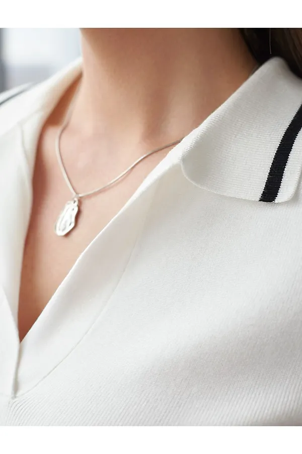 Джемпер с воротником-поло с коротким рукавом тонкой вязки из вискозы VILATTE, белый - фото 2