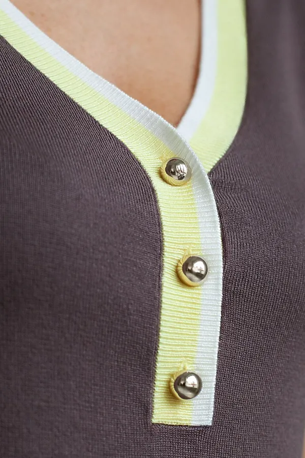 Джемпер с V-вырезом с коротким рукавом из вискозы VILATTE, кофейный - фото 2