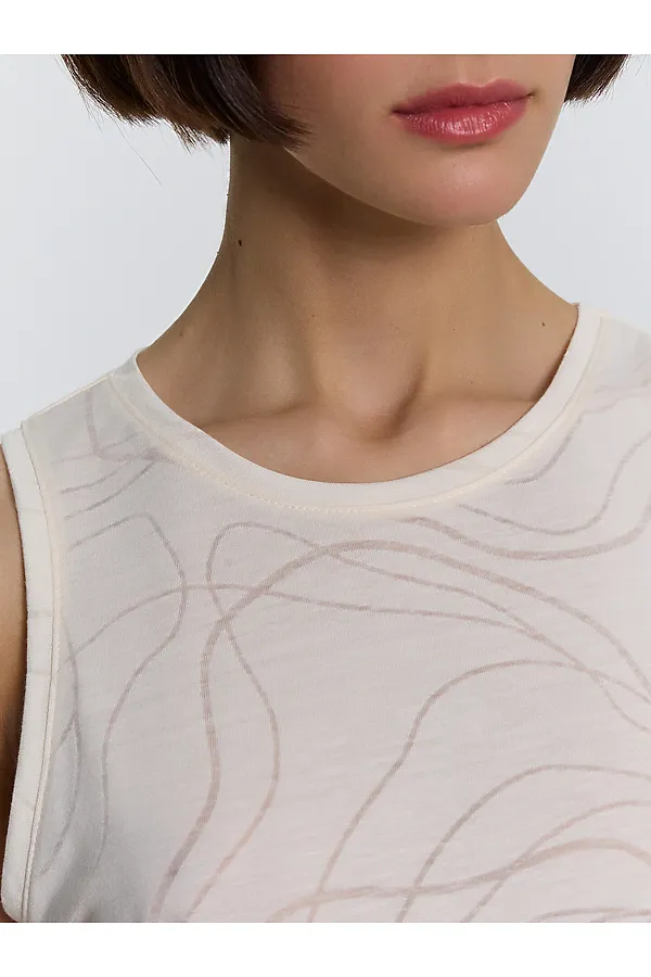 Топ женский спортивный MARK FORMELLE, линии на молочном - фото 2