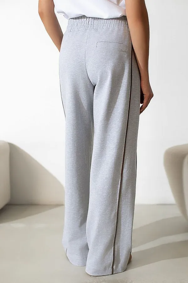 Брюки с лампасами и разрезами из эластичного футера двухнитки без начеса VILATTE, св.серый меланж - фото 2