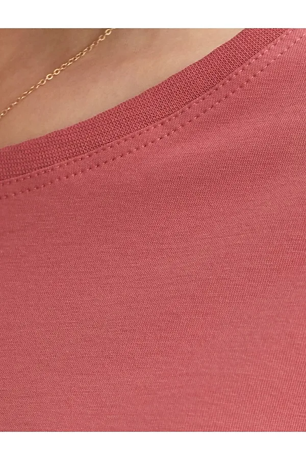 Базовая футболка полуприлегающая из премиального хлопка с эластаном VILATTE, т.коралл - фото 2