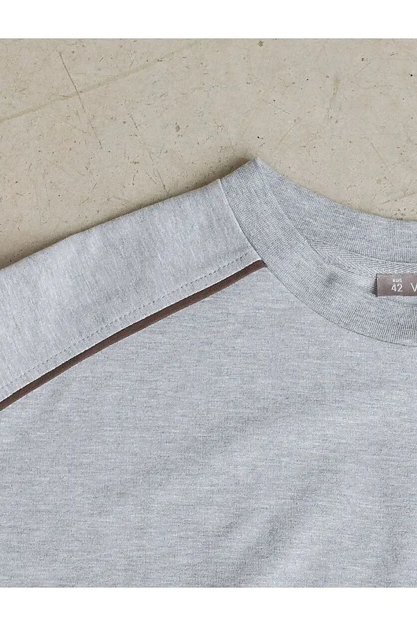 Свитшот с лампасами и разрезами из эластичного футера двухнитки без начеса VILATTE, св.серый меланж_cotton club - фото 2