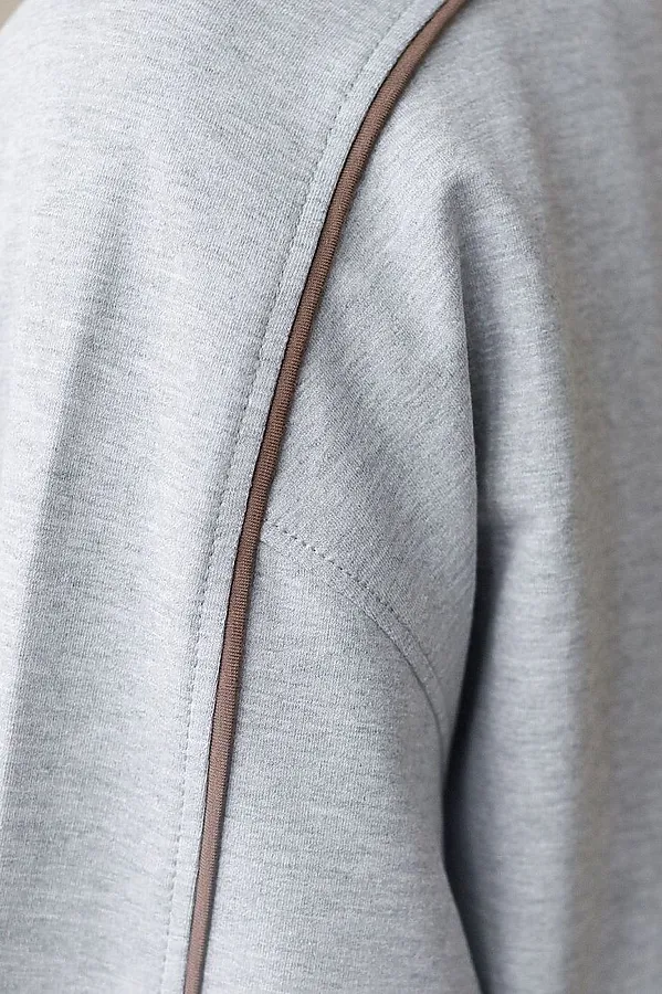Свитшот с лампасами и разрезами из эластичного футера двухнитки без начеса VILATTE, св.серый меланж_cotton club - фото 2