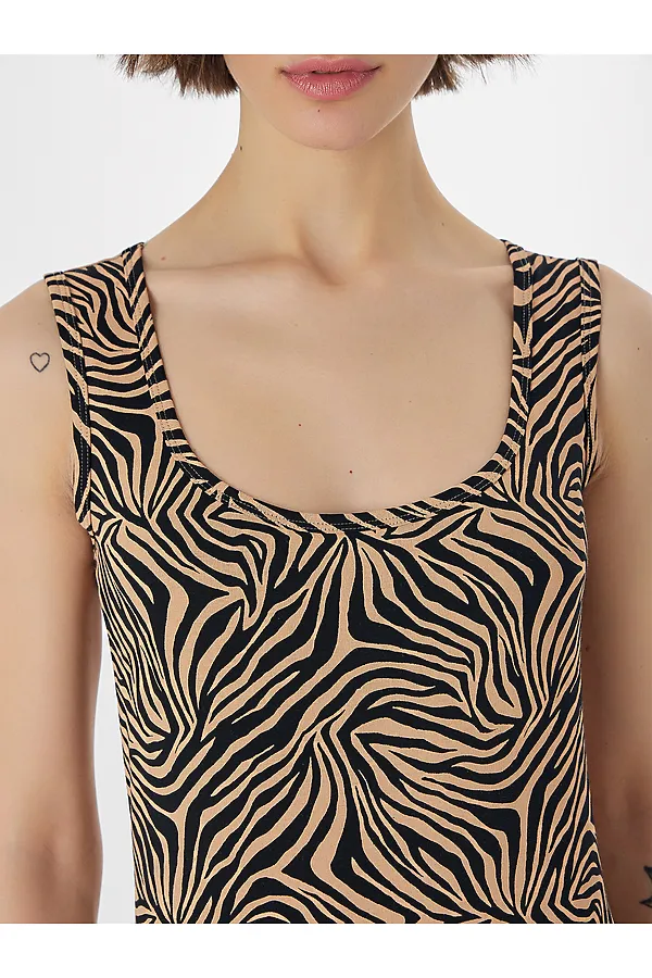 Топ женский MARK FORMELLE, анималистичный принт на бежевом - фото 2