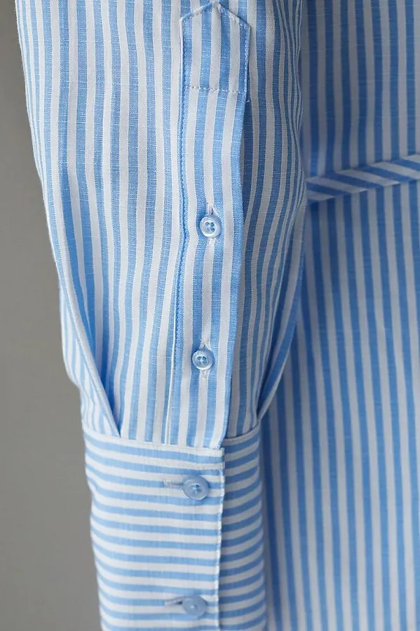 Удлиненная блузка с поясом в тонкую полоску из эластичного хлопка VILATTE, белый-голубой - фото 2