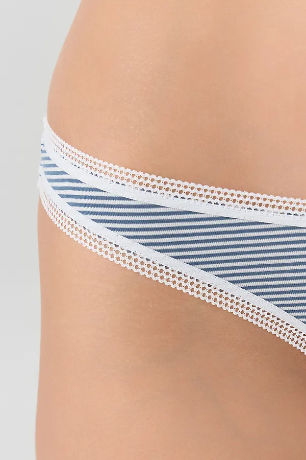 Трусы женские MARK FORMELLE, белые полоски на синем - фото 2