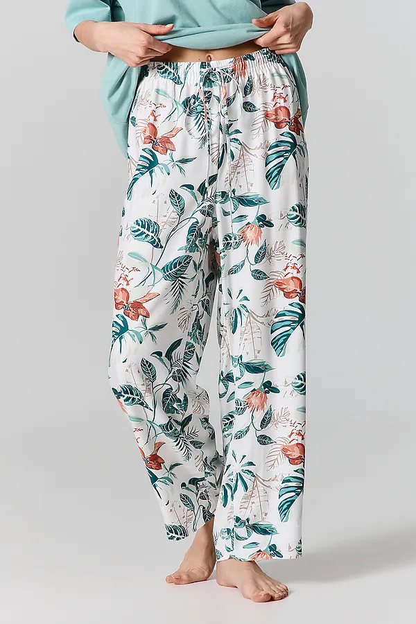 Комплект женский (футболка, бриджи) MARK FORMELLE, шалфей +тропики на св.молочном1 - фото 2