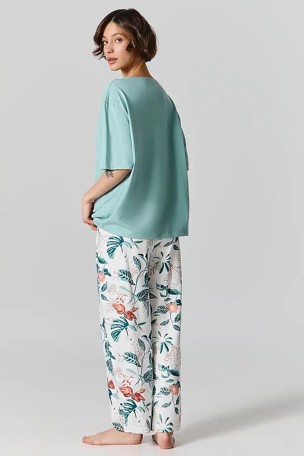 Комплект женский (футболка, бриджи) MARK FORMELLE, шалфей +тропики на св.молочном1 - фото 2