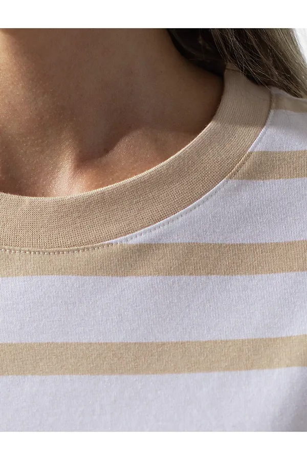 Свободная футболка в широкую полоску из премиального хлопка с эластаном VILATTE, белый-бежевый - фото 2