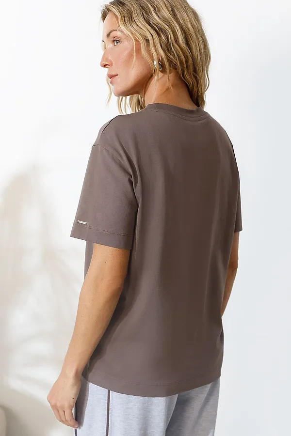 Свободная футболка с принтом из премиального хлопка с эластаном VILATTE, кофе_цветок - фото 2