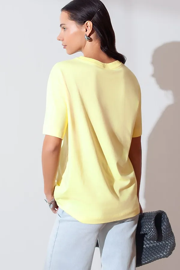 Свободная футболка с принтом из премиального хлопка с эластаном VILATTE, лимонный_vilatte - фото 2