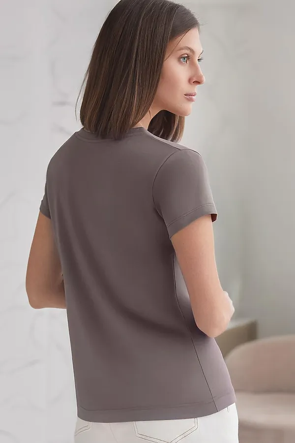 Базовая футболка из премиального хлопка с V образным вырезом VILATTE, кофе - фото 2