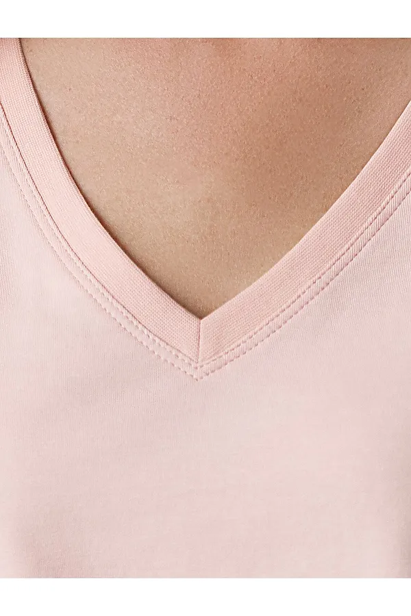 Базовая футболка из премиального хлопка с V образным вырезом VILATTE, пудра - фото 2