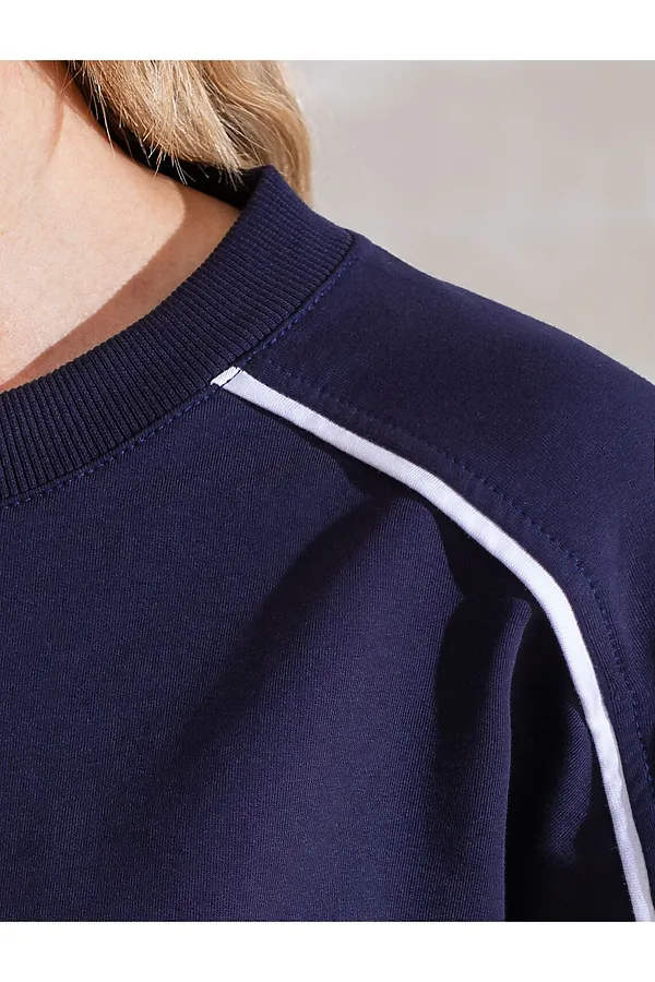 Свитшот с лампасами и разрезами из эластичного футера двухнитки без начеса VILATTE, т.синий_cotton club - фото 2