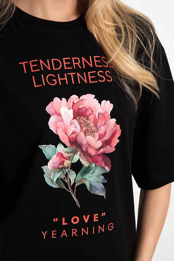 Футболка женская с оверсайз Пион KOSMOS, черный - фото 2