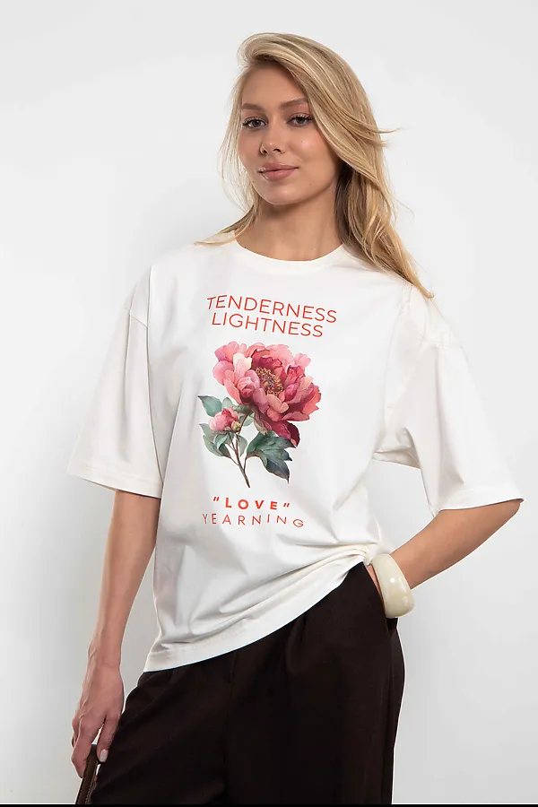 Футболка женская с оверсайз Пион KOSMOS, молочный - фото 2