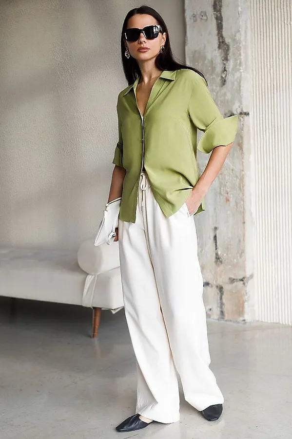 Блузка с широкими манжетами из вискозы с лиоцеллом VILATTE, светло-оливковый - фото 2