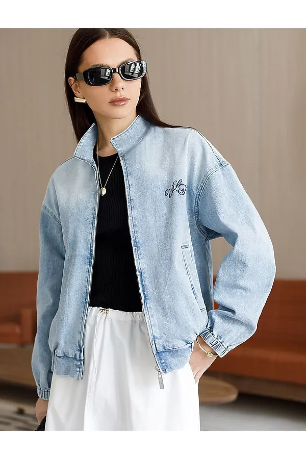 Джинсовый бомбер на молнии из облегченного денима VILATTE, св.голубой - фото 2
