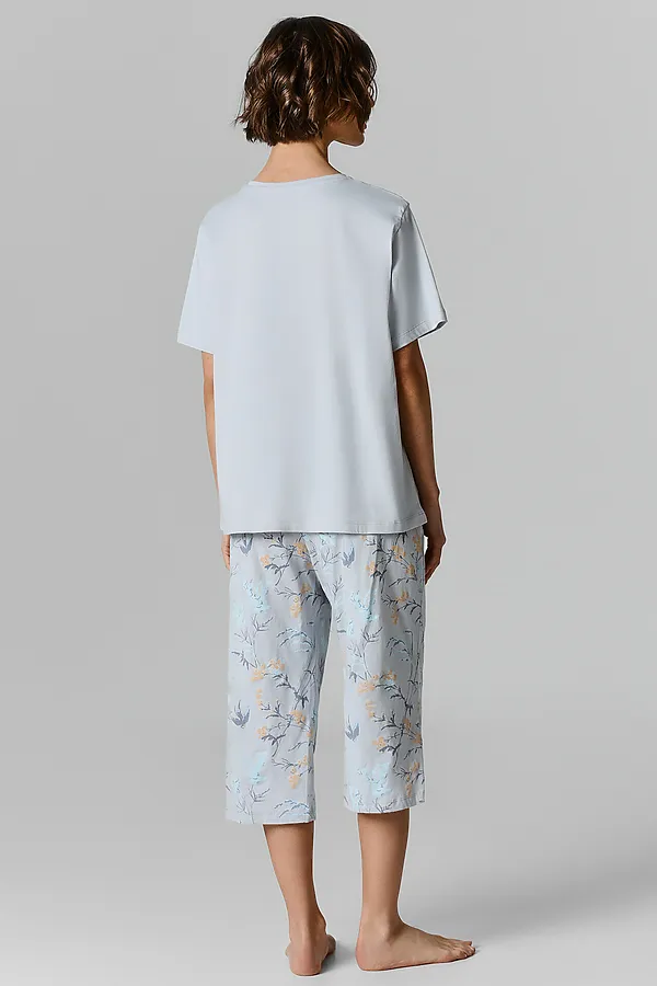 Комплект женский (футболка, бриджи) MARK FORMELLE, серый +веточки на сером - фото 2