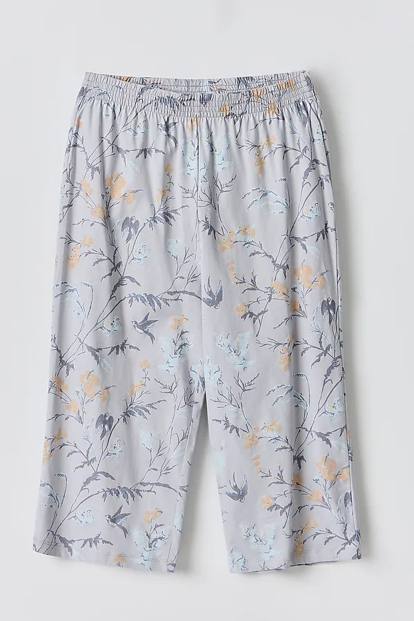 Комплект женский (футболка, бриджи) MARK FORMELLE, серый +веточки на сером - фото 2