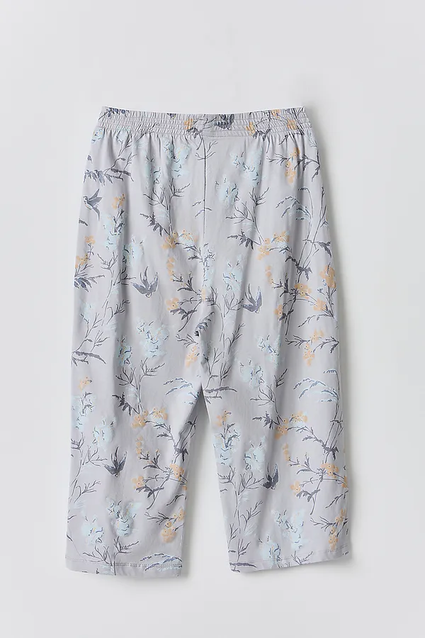 Комплект женский (футболка, бриджи) MARK FORMELLE, серый +веточки на сером - фото 2