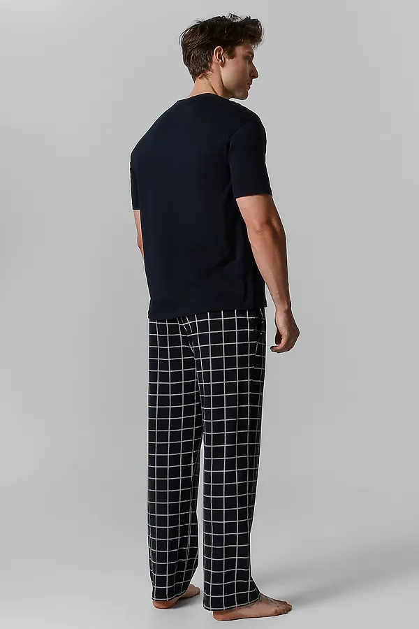 Комплект мужской (футболка, брюки) MARK FORMELLE, черный +клетка на черном - фото 2