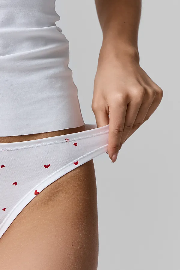 Трусы женские MARK FORMELLE, сердечки на белом - фото 2
