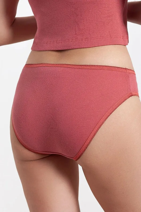 Трусы слипы со средней посадкой из фактурного трикотажа в рубчик VILATTE, т.коралл - фото 2