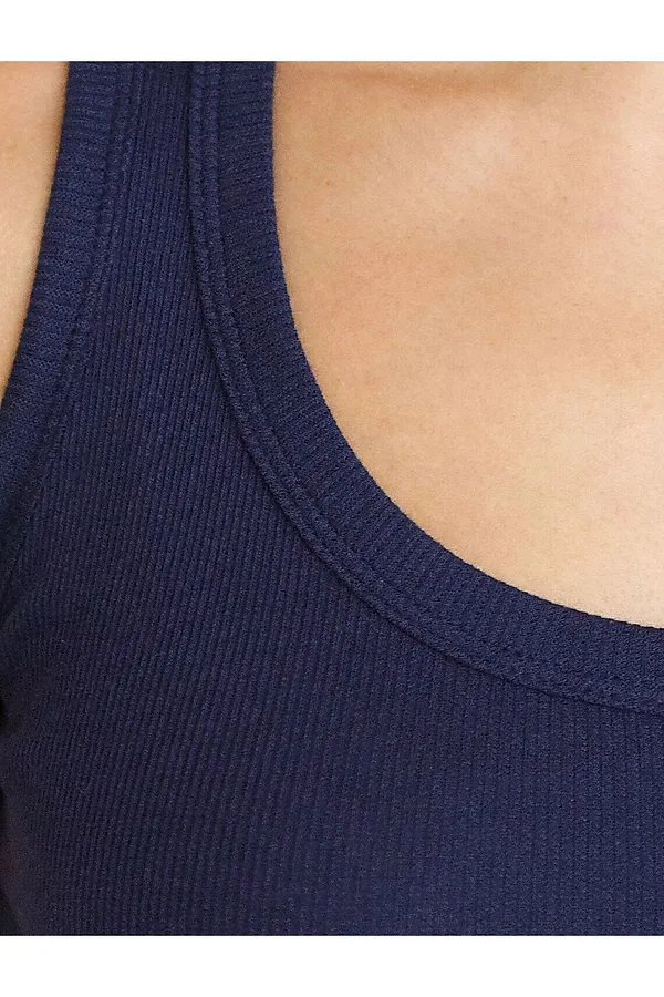 Топ с круглым вырезом из фактурного трикотажа в рубчик VILATTE, т.синий - фото 2