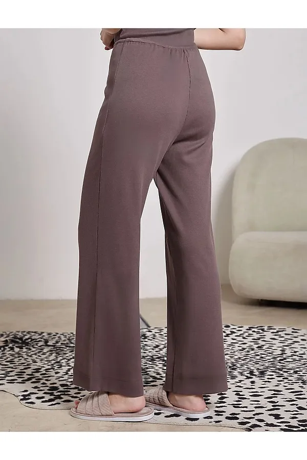 Прямые брюки с поясом на резинке из фактурного трикотажа в рубчик VILATTE, кофе - фото 2