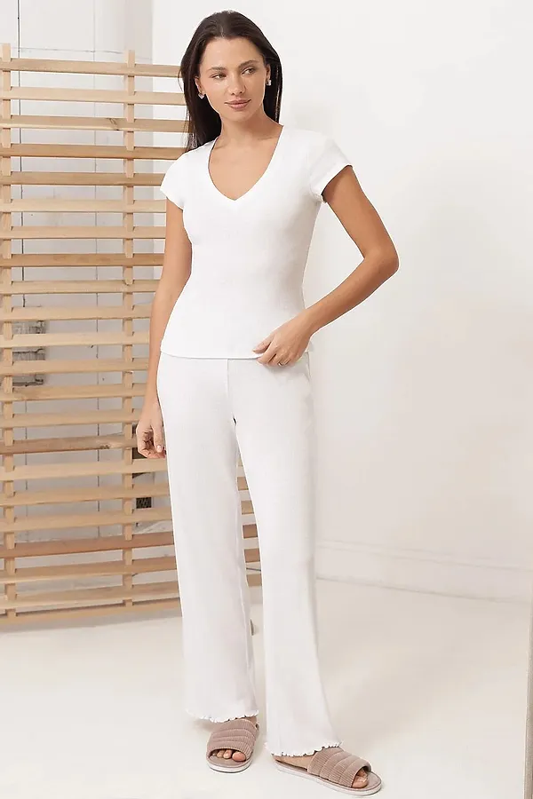 Футболка с V вырезом из фактурного трикотажа в рубчик VILATTE, белый - фото 2