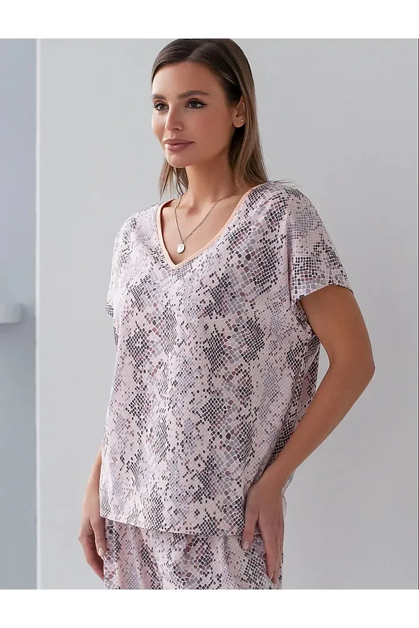 Свободная футболка с V-вырезом и цельнокроеным рукавом из 100% хлопка с принтом VILATTE, кофейно-пудровый питон - фото 2