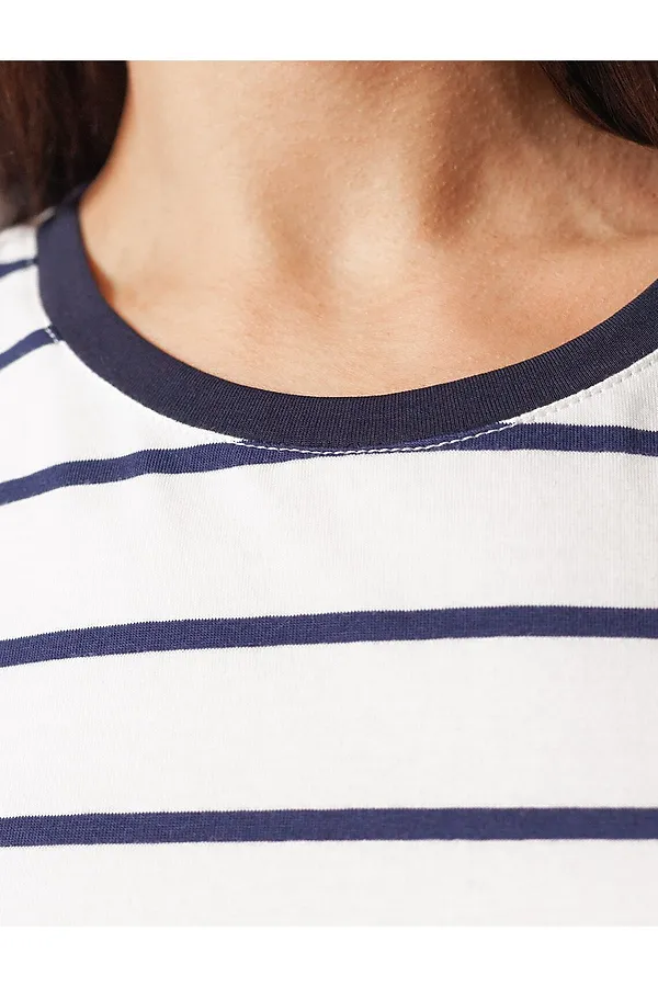 Базовая футболка в полоску полуприлегающая из премиального хлопка с эластаном VILATTE, белый-т.синий - фото 2