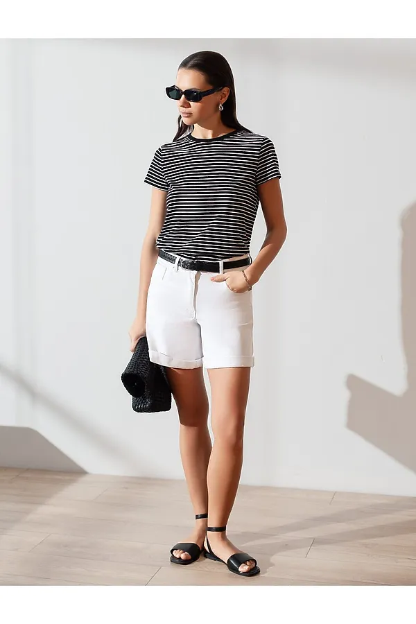 Базовая футболка в полоску полуприлегающая из премиального хлопка с эластаном VILATTE, черный-белый - фото 2