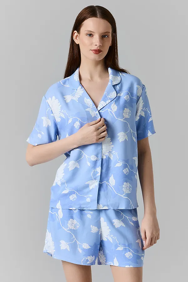 Комплект женский (рубашка, шорты) MARK FORMELLE, цветы на св.голубом - фото 2